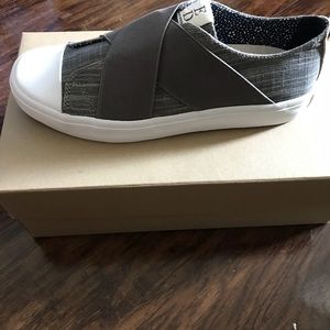 ED - Ellen Degeneres Woven Slip-on Sneakers-Daichi